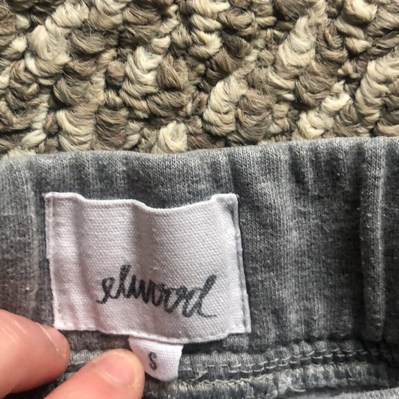 ❤️3/$30 Cropped joggers - Picture 2 of 4